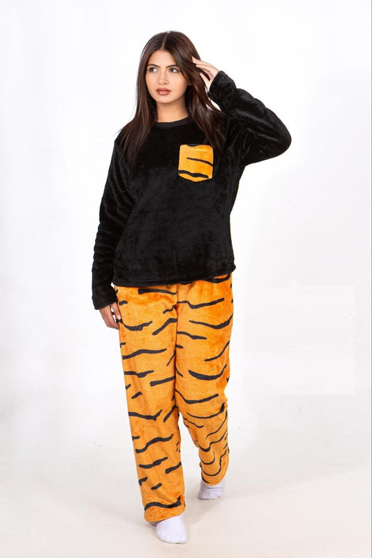 Women’s Tiger Cozy Polar Pajamas – 10836