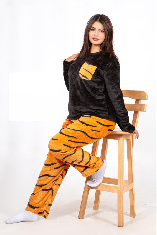 Women’s Tiger Cozy Polar Pajamas – 10836